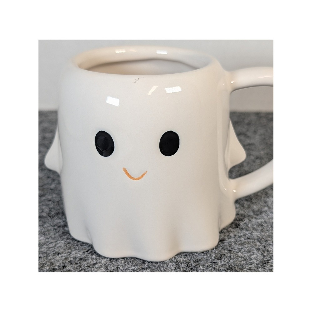 Crofton Ghost Mug White Stoneware Halloween Coffee Cup Scalloped Edge Friendly